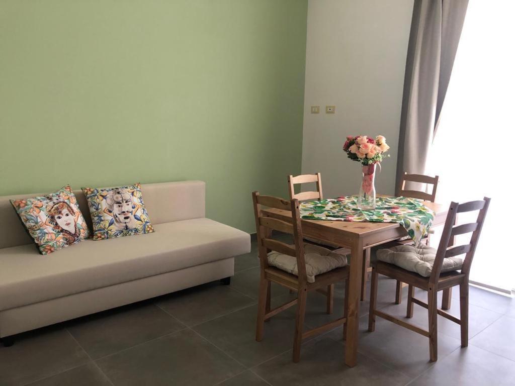 La Dama Di Avola Villa Luaran gambar